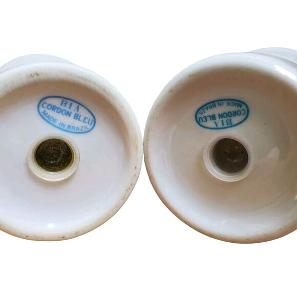 LE CORDON BLEU Pepper Salt Shaker Set White Ceramic Classic Chef Handle Style 4" - Picture 5 of 8